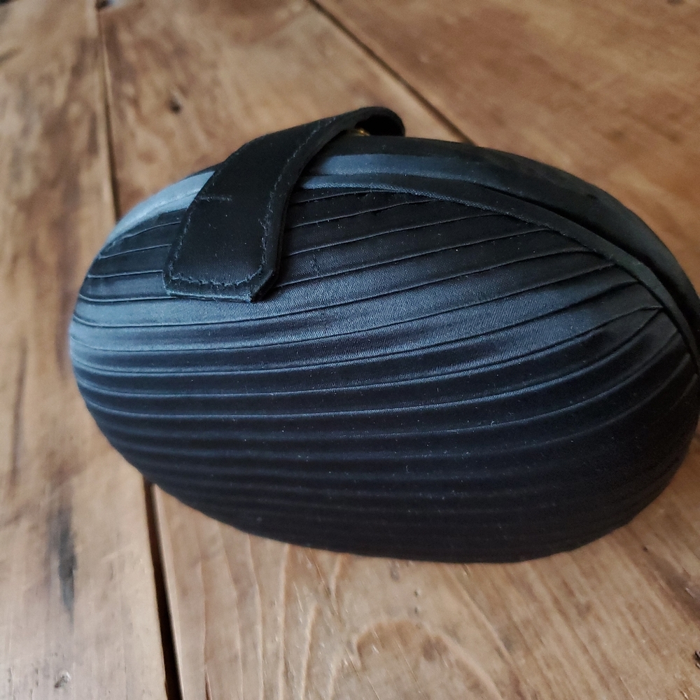 Delill Creation VINTAGE Black Pleated Satin Evening Bag - Picture 4 of 16